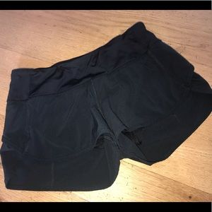 black lulu running shorts